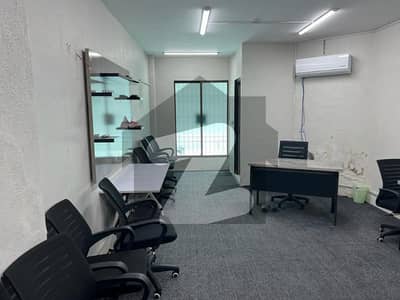 گلبرگ لاہور میں 2 مرلہ دفتر 40.0 ہزار میں کرایہ پر دستیاب ہے۔