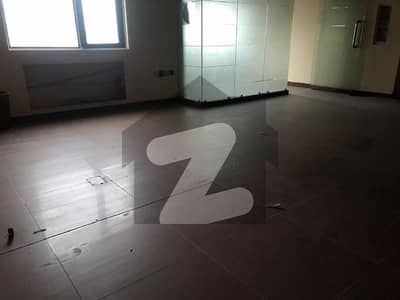 گلبرگ لاہور میں 1 کمرے کا 3 مرلہ دفتر 80.0 ہزار میں کرایہ پر دستیاب ہے۔