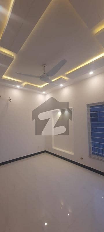 بحریہ ٹاؤن فیز 8 بحریہ ٹاؤن راولپنڈی,راولپنڈی میں 3 کمروں کا 7 مرلہ بالائی پورشن 48.0 ہزار میں کرایہ پر دستیاب ہے۔ بحریہ ٹاؤن فیز 8 بحریہ ٹاؤن راولپنڈی,راولپنڈی میں 3 کمروں کا 7 مرلہ بالائی پورشن 48.0 ہزار میں کرایہ پر دستیاب ہے۔