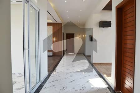 ڈی ایچ اے فیز 8 ڈی ایچ اے ڈیفینس,کراچی میں 4 کمروں کا 1 کنال مکان 18.0 کروڑ میں برائے فروخت۔