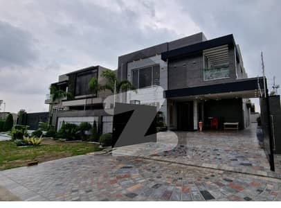 ڈی ایچ اے فیز 6 ڈیفنس (ڈی ایچ اے),لاہور میں 5 کمروں کا 1 کنال مکان 3.5 لاکھ میں کرایہ پر دستیاب ہے۔