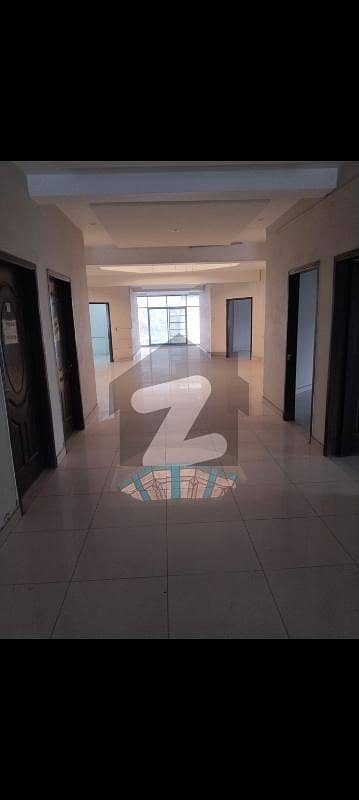 نیو مسلم ٹاؤن لاہور میں 7 کمروں کا 2 کنال مکان 8.0 لاکھ میں کرایہ پر دستیاب ہے۔