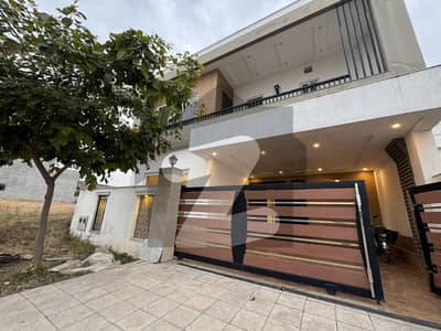 بحریہ انکلیو - سیکٹر جے بحریہ انکلیو,بحریہ ٹاؤن,اسلام آباد میں 5 کمروں کا 8 مرلہ مکان 3.3 کروڑ میں برائے فروخت۔