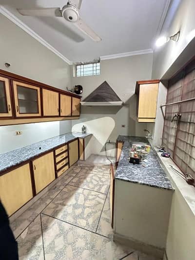 والٹن روڈ لاہور میں 2 کمروں کا 5 مرلہ بالائی پورشن 42.0 ہزار میں کرایہ پر دستیاب ہے۔