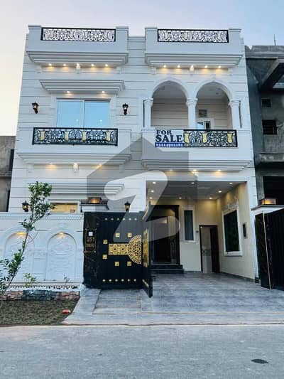 بحریہ آرچرڈ لاہور میں 5 کمروں کا 8 مرلہ مکان 2.8 کروڑ میں برائے فروخت۔ بحریہ آرچرڈ لاہور میں 5 کمروں کا 8 مرلہ مکان 2.8 کروڑ میں برائے فروخت۔