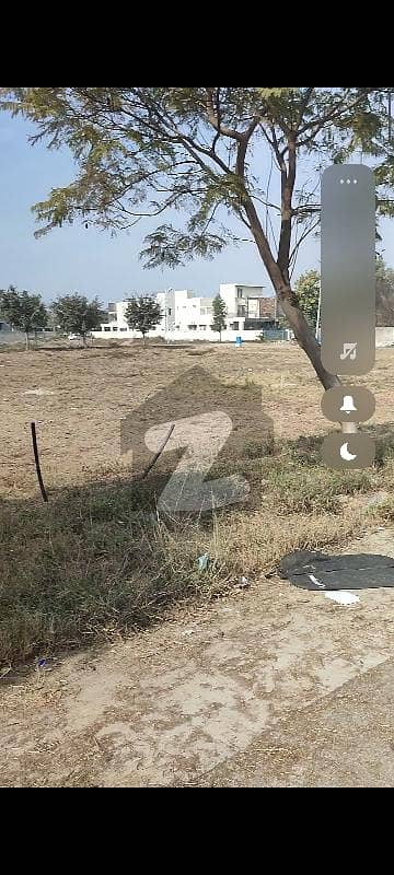 ڈی ایچ اے فیز 7 - بلاک کیو فیز 7,ڈیفنس (ڈی ایچ اے),لاہور میں 1 کنال رہائشی پلاٹ 3.35 کروڑ میں برائے فروخت۔