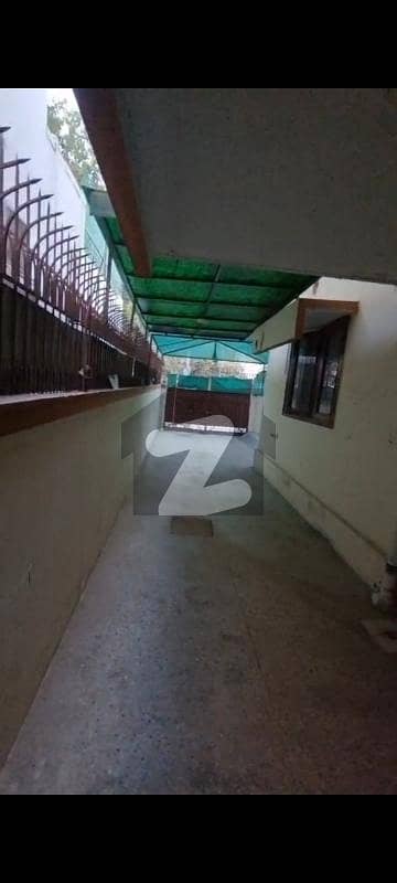 گلشنِ اقبال گلشنِ اقبال ٹاؤن,کراچی میں 16 مرلہ عمارت 4.3 لاکھ میں کرایہ پر دستیاب ہے۔