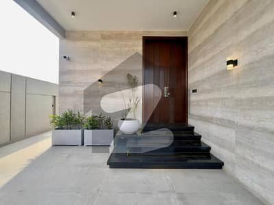 ڈی ایچ اے فیز 8 - زون اے ڈی ایچ اے فیز 8,ڈی ایچ اے ڈیفینس,کراچی میں 6 کمروں کا 1 کنال مکان 24.5 کروڑ میں برائے فروخت۔