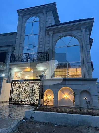 ایم پی سی ایچ ایس ۔ بلاک ایف ایم پی سی ایچ ایس ۔ ملٹی گارڈنز,بی ۔ 17,اسلام آباد میں 4 کمروں کا 5 مرلہ مکان 2.65 کروڑ میں برائے فروخت۔