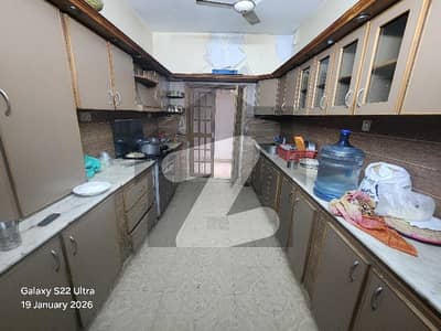 فیڈرل بی ایریا کراچی میں 5 کمروں کا 16 مرلہ مکان 10.0 کروڑ میں برائے فروخت۔