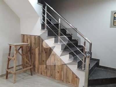 لیک سٹی رائیونڈ روڈ,لاہور میں 4 کمروں کا 5 مرلہ مکان 1.0 لاکھ میں کرایہ پر دستیاب ہے۔