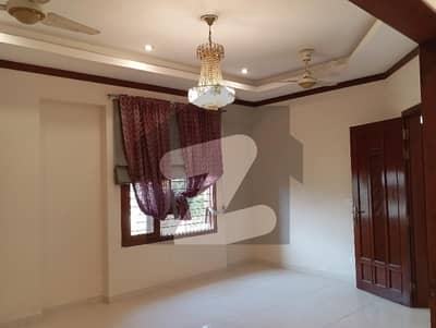 ڈی ایچ اے فیز 8 ڈی ایچ اے ڈیفینس,کراچی میں 3 کمروں کا 1 کنال زیریں پورشن 2.5 لاکھ میں کرایہ پر دستیاب ہے۔