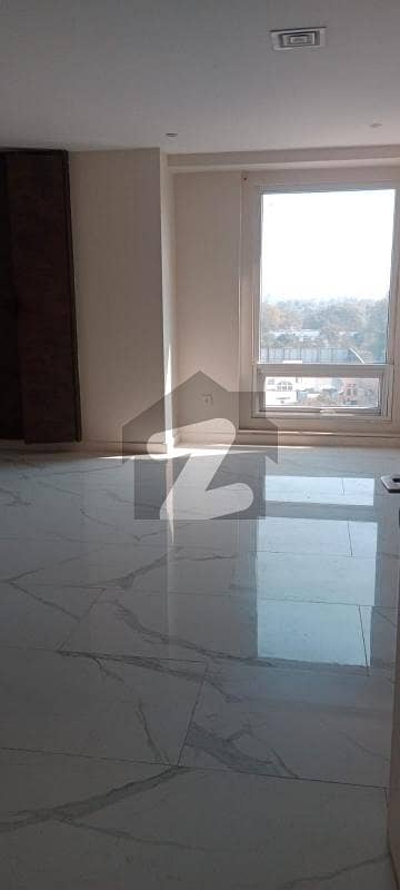 گلبرگ لاہور میں 3 کمروں کا 10 مرلہ فلیٹ 3.0 لاکھ میں کرایہ پر دستیاب ہے۔