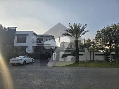 EXCELLENT LOCATION HOUSE WITH BASEMENT