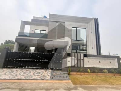 Urgent Sale 10 Marla House In DHA Phase 1