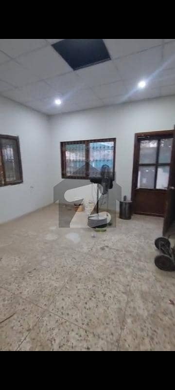 گلشنِ اقبال - بلاک 3 گلشنِ اقبال,گلشنِ اقبال ٹاؤن,کراچی میں 8 کمروں کا 16 مرلہ مکان 4.5 لاکھ میں کرایہ پر دستیاب ہے۔