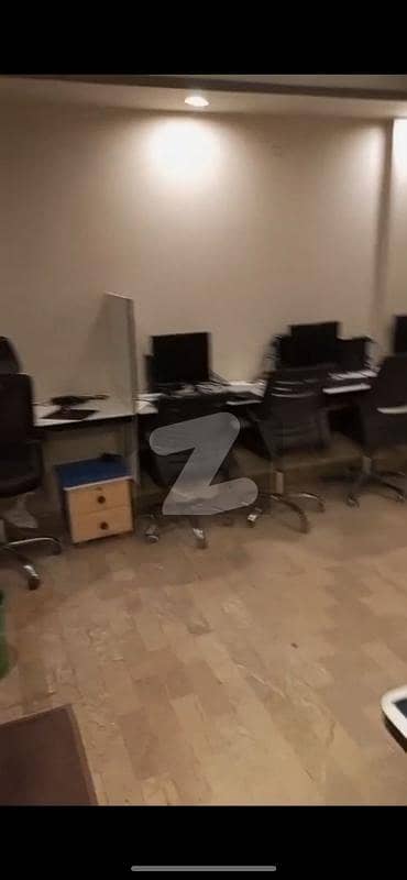 گلشنِ اقبال - بلاک 2 گلشنِ اقبال,گلشنِ اقبال ٹاؤن,کراچی میں 16 مرلہ دفتر 1.2 لاکھ میں کرایہ پر دستیاب ہے۔