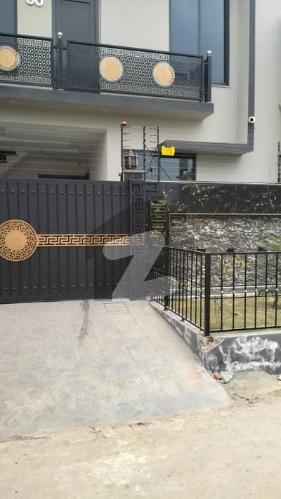 یونیورسٹی ٹاؤن اسلام آباد میں 2 کمروں کا 5 مرلہ زیریں پورشن 35.0 ہزار میں کرایہ پر دستیاب ہے۔