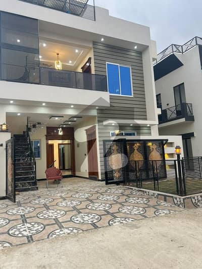 ایم پی سی ایچ ایس ۔ بلاک ایف ایم پی سی ایچ ایس ۔ ملٹی گارڈنز,بی ۔ 17,اسلام آباد میں 4 کمروں کا 5 مرلہ مکان 2.5 کروڑ میں برائے فروخت۔