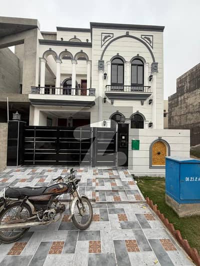 بحریہ آرچرڈ لاہور میں 3 کمروں کا 5 مرلہ مکان 2.0 کروڑ میں برائے فروخت۔