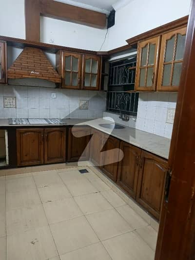 پی ڈبلیو ڈی ہاؤسنگ سوسائٹی ۔ بلاک سی پی ڈبلیو ڈی ہاؤسنگ سکیم,اسلام آباد میں 3 کمروں کا 10 مرلہ زیریں پورشن 58.0 ہزار میں کرایہ پر دستیاب ہے۔