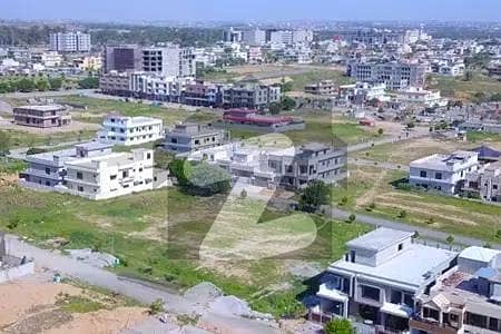 وزیر آباد روڈ سیالکوٹ میں 4 کنال صنعتی زمین 32.5 کروڑ میں برائے فروخت۔