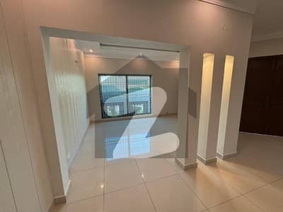 وزیر آباد روڈ سیالکوٹ میں 4 کمروں کا 6 مرلہ مکان 1.9 کروڑ میں برائے فروخت۔