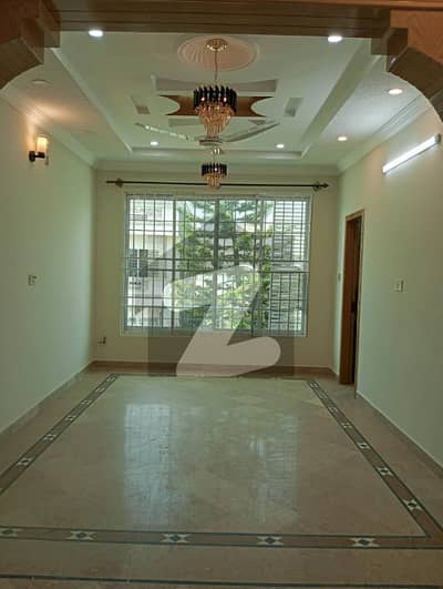 جی ۔ 13 اسلام آباد میں 5 کمروں کا 7 مرلہ مکان 1.7 لاکھ میں کرایہ پر دستیاب ہے۔