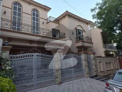 گلستانِِ جوہر ۔ بلاک 3 گلستانِ جوہر,کراچی میں 6 کمروں کا 16 مرلہ مکان 10.0 کروڑ میں برائے فروخت۔