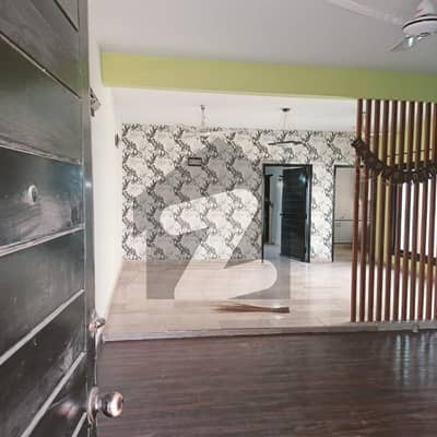 ڈی ایچ اے فیز 8 ڈی ایچ اے ڈیفینس,کراچی میں 2 کمروں کا 10 مرلہ بالائی پورشن 1.4 لاکھ میں کرایہ پر دستیاب ہے۔