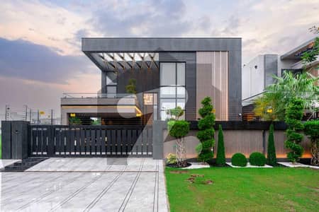 Ultra Modern House For Sale At Top Location Near Tim Hortons Ultra Modern House For Sale At Top Location Near Tim Hortons
