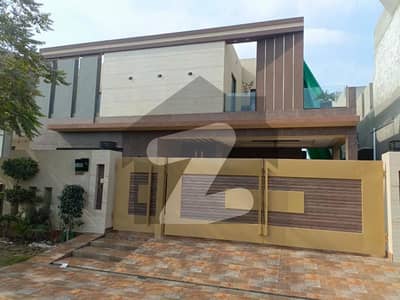 LAHORE KI SB SY BEST GATED SOCIETY CLOSE TO DHA, PHASE-5