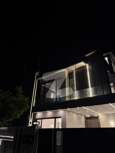 10 Marla brand new luxurious house