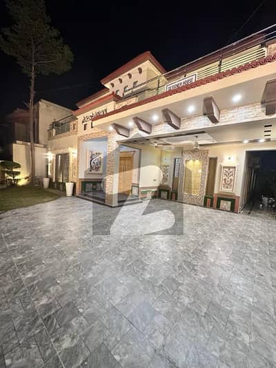 ای ایم ای سوسائٹی لاہور میں 6 کمروں کا 1 کنال مکان 9.5 کروڑ میں برائے فروخت۔