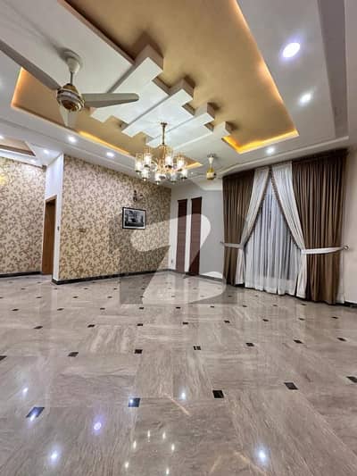 1 KANAL BEAUTIFULL RENOVATED HOUSE AVAILABLE FOR SALE 1 KANAL BEAUTIFULL RENOVATED HOUSE AVAILABLE FOR SALE