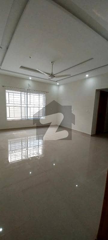 ای ۔ 11 اسلام آباد میں 3 کمروں کا 1 کنال زیریں پورشن 1.5 لاکھ میں کرایہ پر دستیاب ہے۔