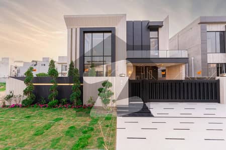 ڈی ایچ اے فیز 6 - بلاک ای فیز 6,ڈیفنس (ڈی ایچ اے),لاہور میں 5 کمروں کا 1 کنال مکان 10.85 کروڑ میں برائے فروخت۔