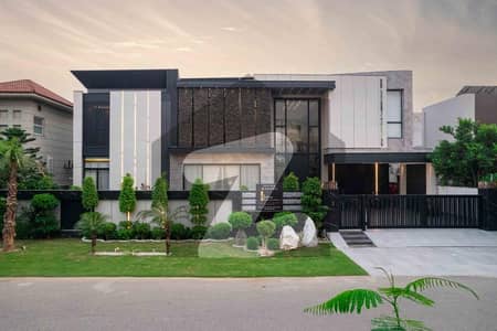 ڈی ایچ اے فیز 5 - بلاک ای فیز 5,ڈیفنس (ڈی ایچ اے),لاہور میں 5 کمروں کا 1 کنال مکان 18.5 کروڑ میں برائے فروخت۔