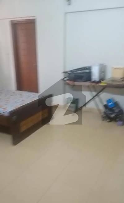 بہادر آباد گلشنِ اقبال ٹاؤن,کراچی میں 4 کمروں کا 9 مرلہ فلیٹ 1.6 لاکھ میں کرایہ پر دستیاب ہے۔