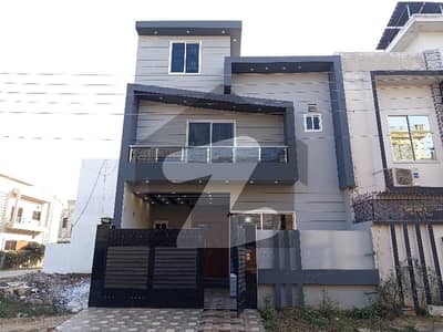 گارڈن ٹاؤن فیز 3 - بلاک بی گارڈن ٹاؤن فیز 3,گارڈن ٹاؤن,گوجرانوالہ میں 3 کمروں کا 5 مرلہ مکان 2.35 کروڑ میں برائے فروخت۔