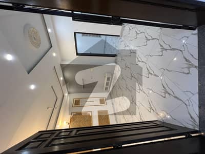 این ایف سی 1 لاہور میں 2 کمروں کا 10 مرلہ زیریں پورشن 60.0 ہزار میں کرایہ پر دستیاب ہے۔