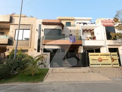 پارک ویو سٹی ۔ کرسٹل بلاک پارک ویو سٹی,لاہور میں 4 کمروں کا 5 مرلہ مکان 1.95 کروڑ میں برائے فروخت۔