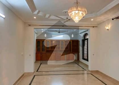 UPPER PORTION AVAILABLE FOR RENT IN I-8