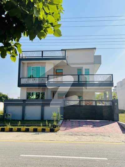 House For Sale Size (36*75) Block E