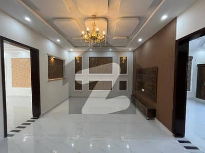 واپڈا ٹاؤن فیز 1 واپڈا ٹاؤن,لاہور میں 5 کمروں کا 10 مرلہ مکان 5.3 کروڑ میں برائے فروخت۔ واپڈا ٹاؤن فیز 1 واپڈا ٹاؤن,لاہور میں 5 کمروں کا 10 مرلہ مکان 5.3 کروڑ میں برائے فروخت۔