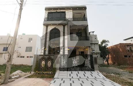 سینٹرل پارک ۔ بلاک بی سینٹرل پارک ہاؤسنگ سکیم,لاہور میں 3 کمروں کا 5 مرلہ مکان 2.15 کروڑ میں برائے فروخت۔