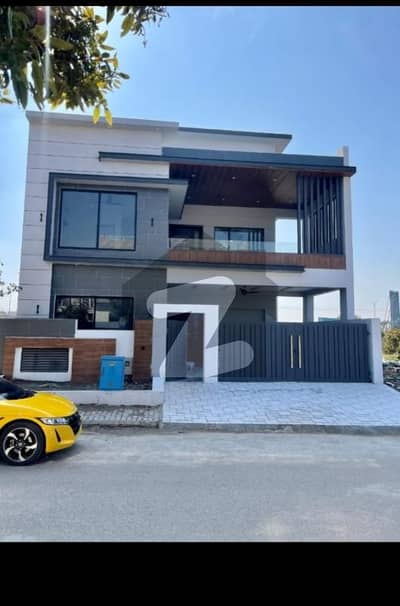 ٹاپ سٹی 1 - بلاک اے ٹاپ سٹی 1,اسلام آباد میں 6 کمروں کا 10 مرلہ مکان 4.3 کروڑ میں برائے فروخت۔