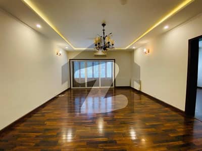 ای ۔ 7 اسلام آباد میں 5 کمروں کا 2 کنال مکان 13.4 لاکھ میں کرایہ پر دستیاب ہے۔