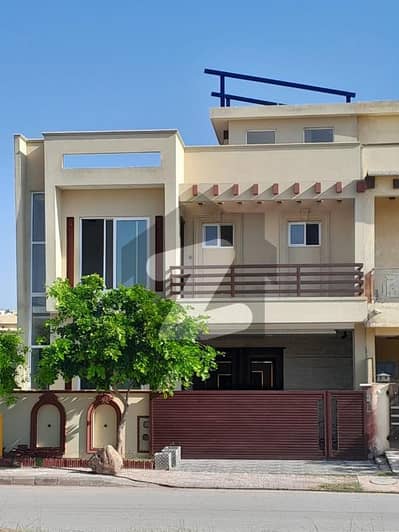 بحریہ انکلیو - سیکٹر این بحریہ انکلیو,بحریہ ٹاؤن,اسلام آباد میں 5 کمروں کا 8 مرلہ مکان 3.3 کروڑ میں برائے فروخت۔