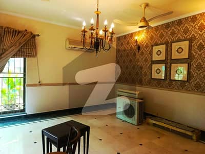 ڈی ایچ اے فیز 4 ڈیفنس (ڈی ایچ اے),لاہور میں 5 کمروں کا 1 کنال مکان 6.9 کروڑ میں برائے فروخت۔ ڈی ایچ اے فیز 4 ڈیفنس (ڈی ایچ اے),لاہور میں 5 کمروں کا 1 کنال مکان 6.9 کروڑ میں برائے فروخت۔